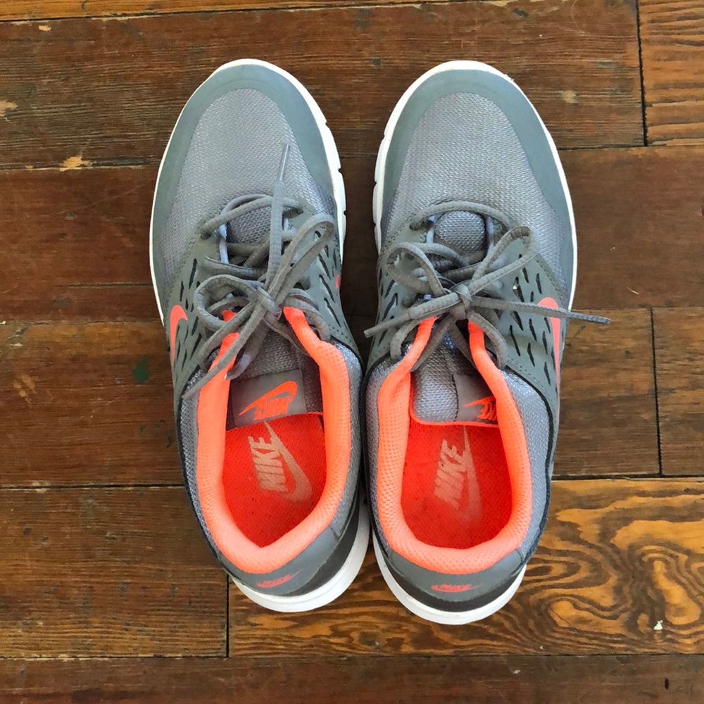 Nike gym shoe